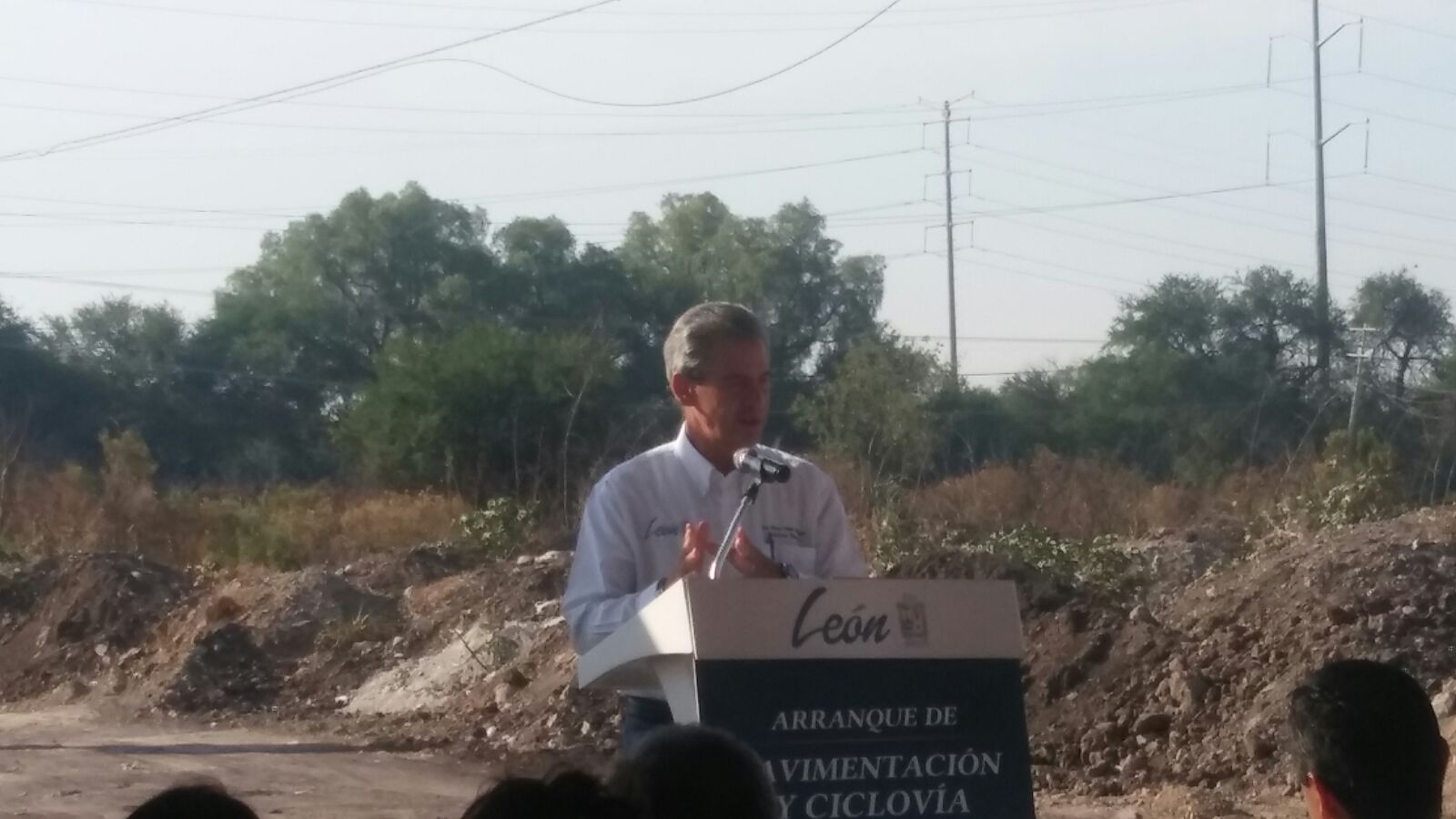Alcalde Héctor López Santillana. 