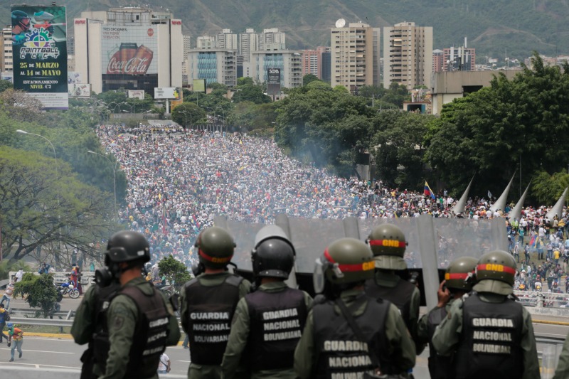 El presidente Nicolás Maduro alega que con las manifestaciones la oposición busca derrocarlo por la vía violenta. 