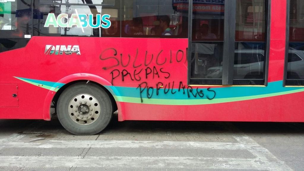 La protesta fue para exigir la construcción de aulas en preparatorias populares. 