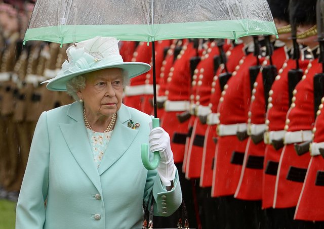 La reina Isabel II lamentó el atentado en Manchester.
