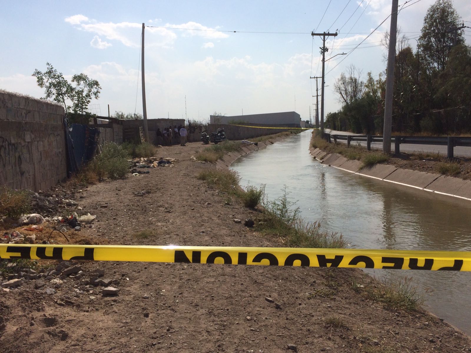 Encuentran hombre sin vida en canal de riego de la colonia  Real San Agustín de Torreón.