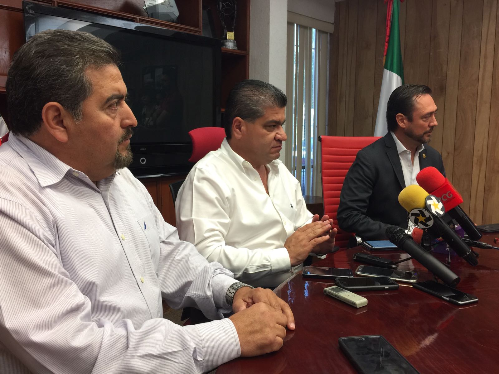 Miguel Riquelme, candidato del PRI a la Gubernatura de Coahuila firmó acuerdos par mayor desarrollo con la IP lagunera.