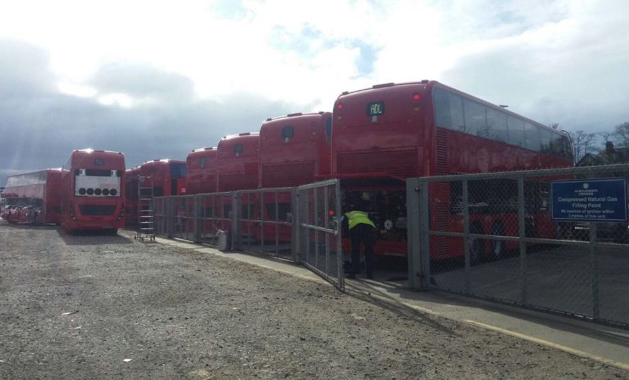 Los vehículos fueron fabricados en Reino Unido y serán embarcados hacia el puerto de Veracruz.