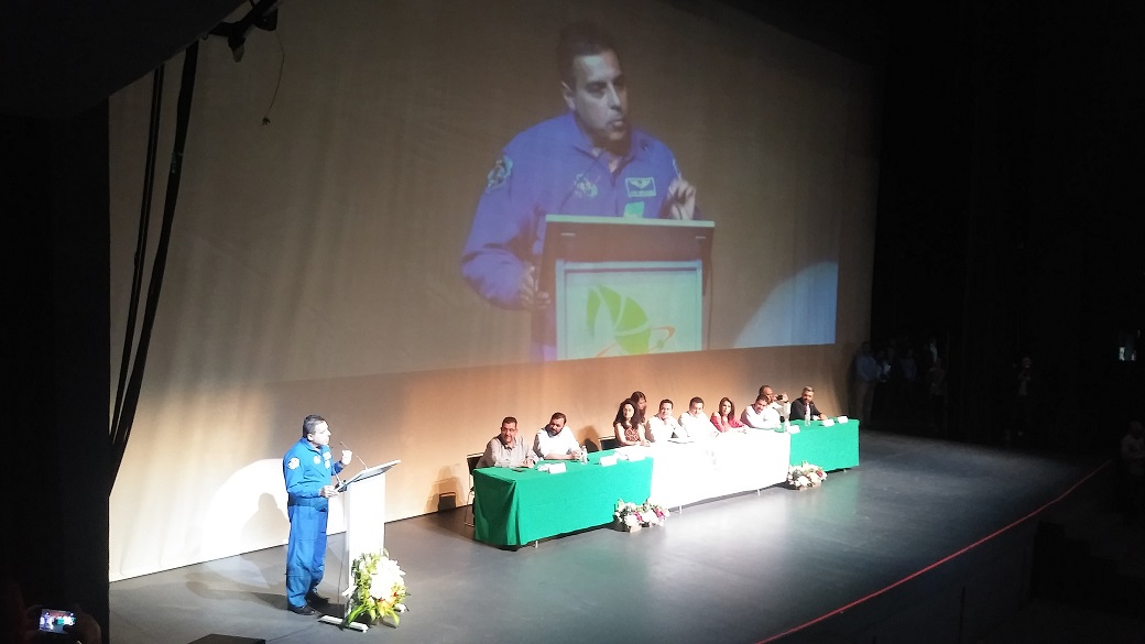 Astronauta apadrina convenio con CECyTE Jalisco 