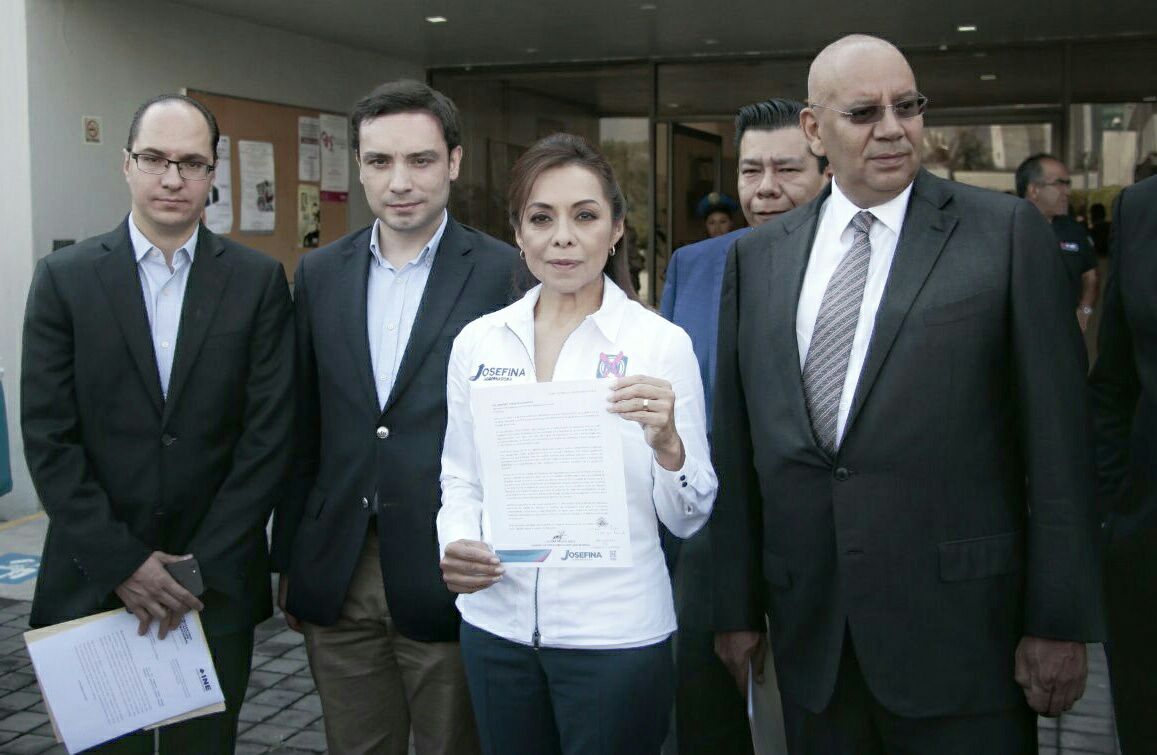 La candidata del PAN, Josefina Vázquez Mota, pidió al INE atraer la elección del Estado de México.