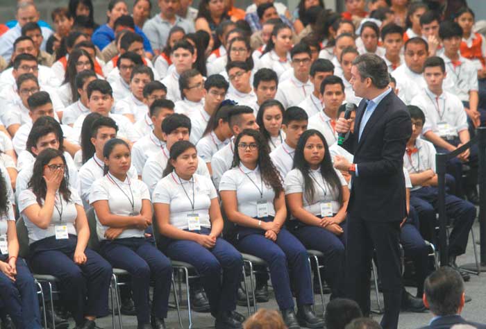 El titular de la SEP estuvo en la entidad este jueves.