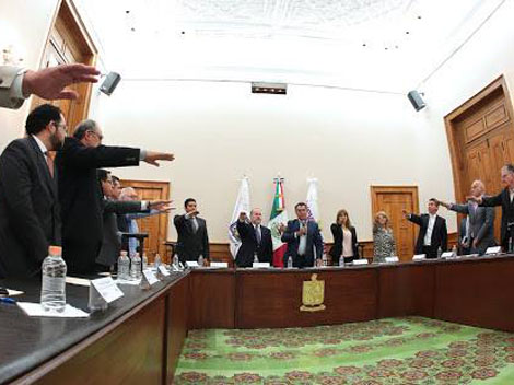 El gobernador de Nuevo León tomó la protesta de ley al consejo.