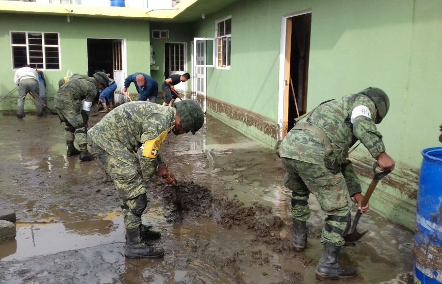 La lluvia cayó de forma repentina y fue de gran intensidad, lo que no les permitió a los pobladores tomar precauciones.