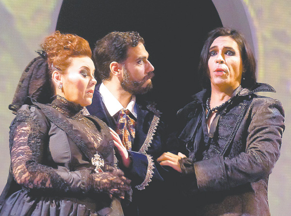 La puesta en escena mantuvo al público atento de las interpretaciones.