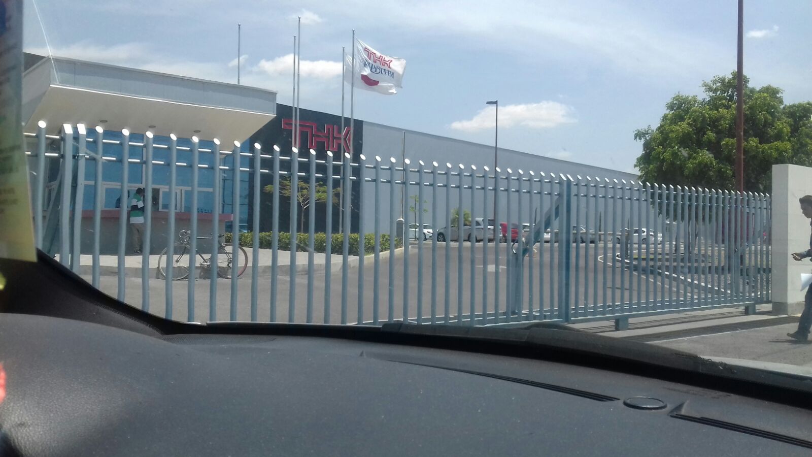 La empresa no cuenta con las medidas de seguridad requeridas por Ley. 