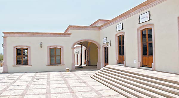 Se trata de una escuela y unos edificios de talla internacional.