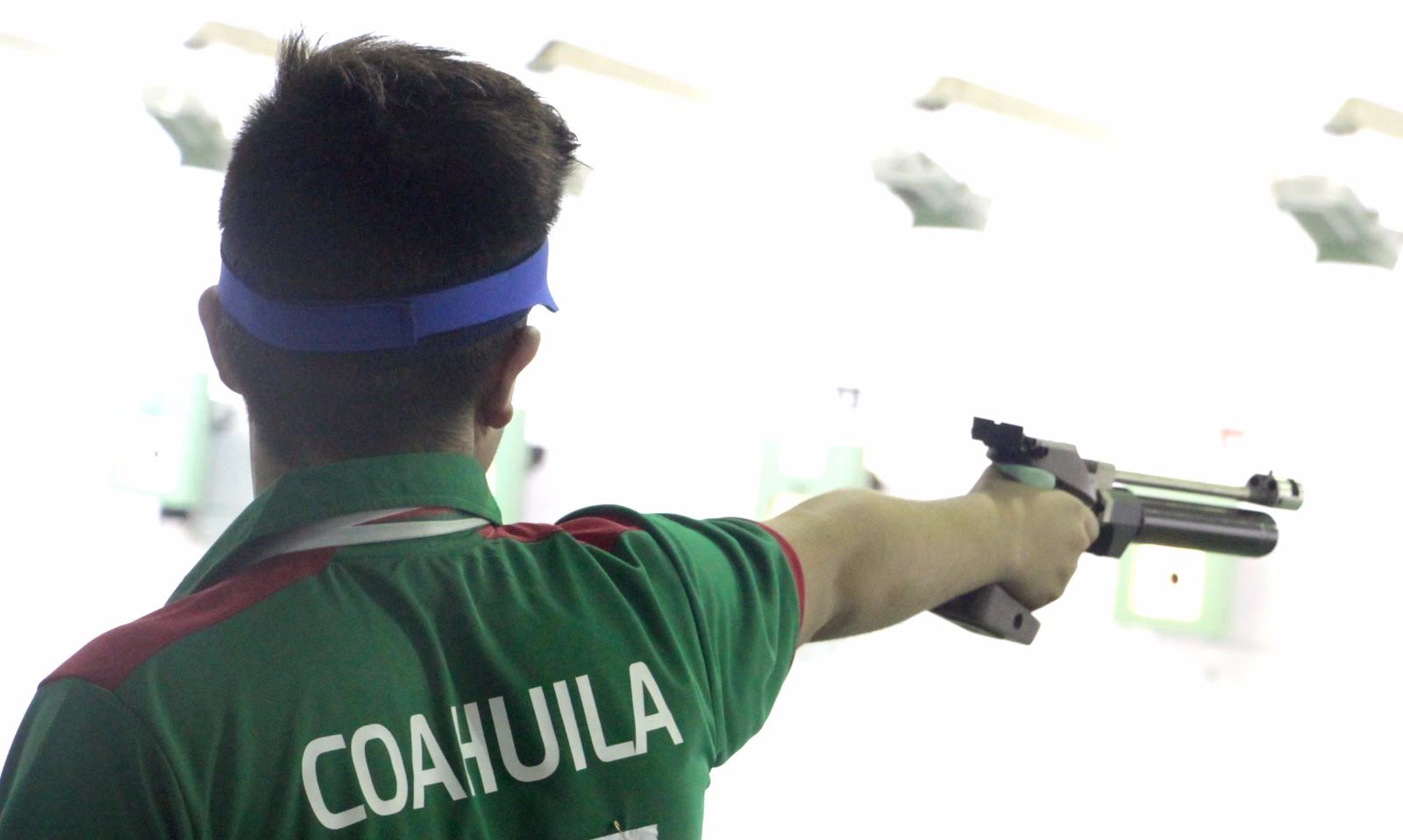 Nicole Benítez, originaria de Saltillo, ganó medalla de plata en tiro deportivo de la Olimpiada Nacional.