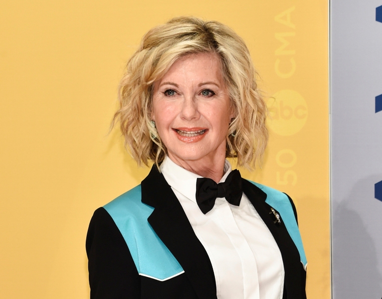 Olivia Newton-John iniciará tratamiento contra el cáncer de mama. 