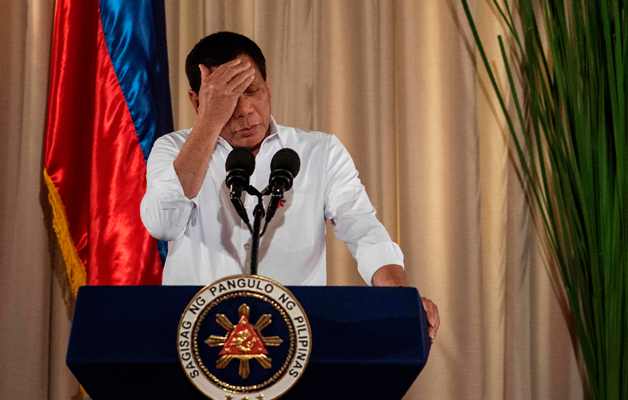 El presidente de Filipinas, Rodrigo Duterte, arremetió contra Chelsea Clinton por criticarle una broma.