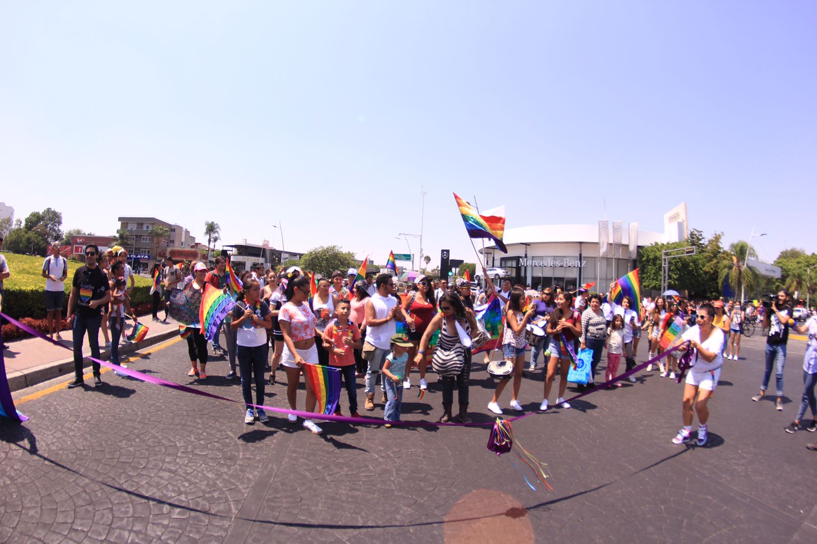 Marchan en GDL por la igualdad de los derechos homosexuales
