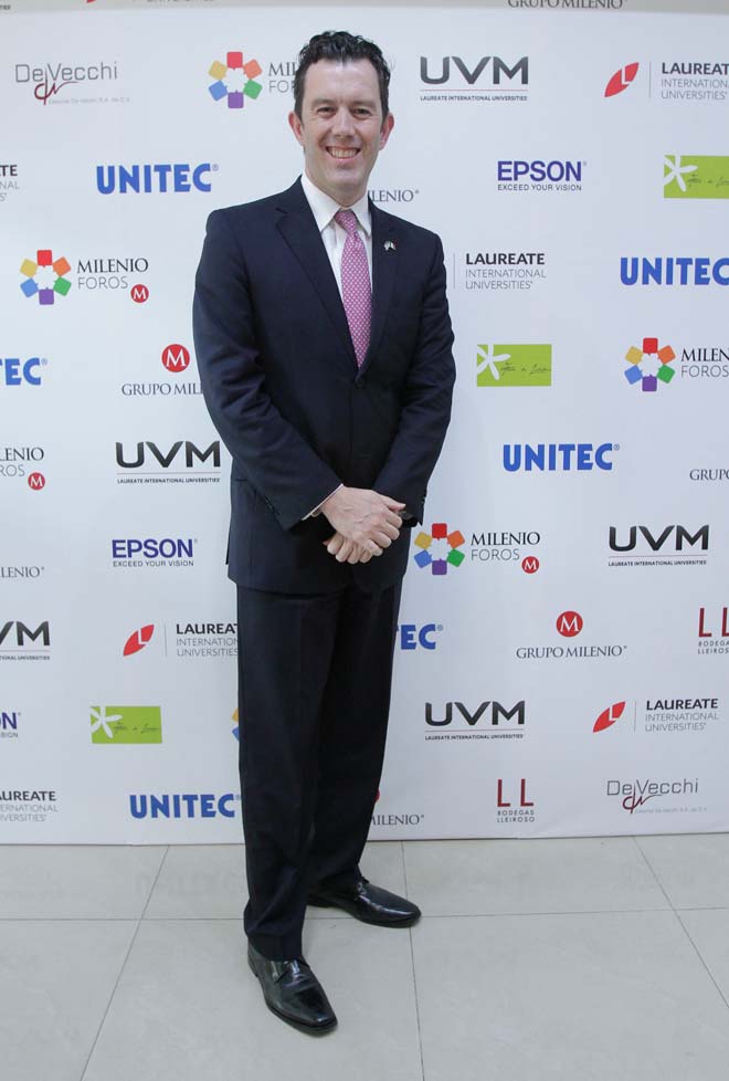 Larry Rubín.