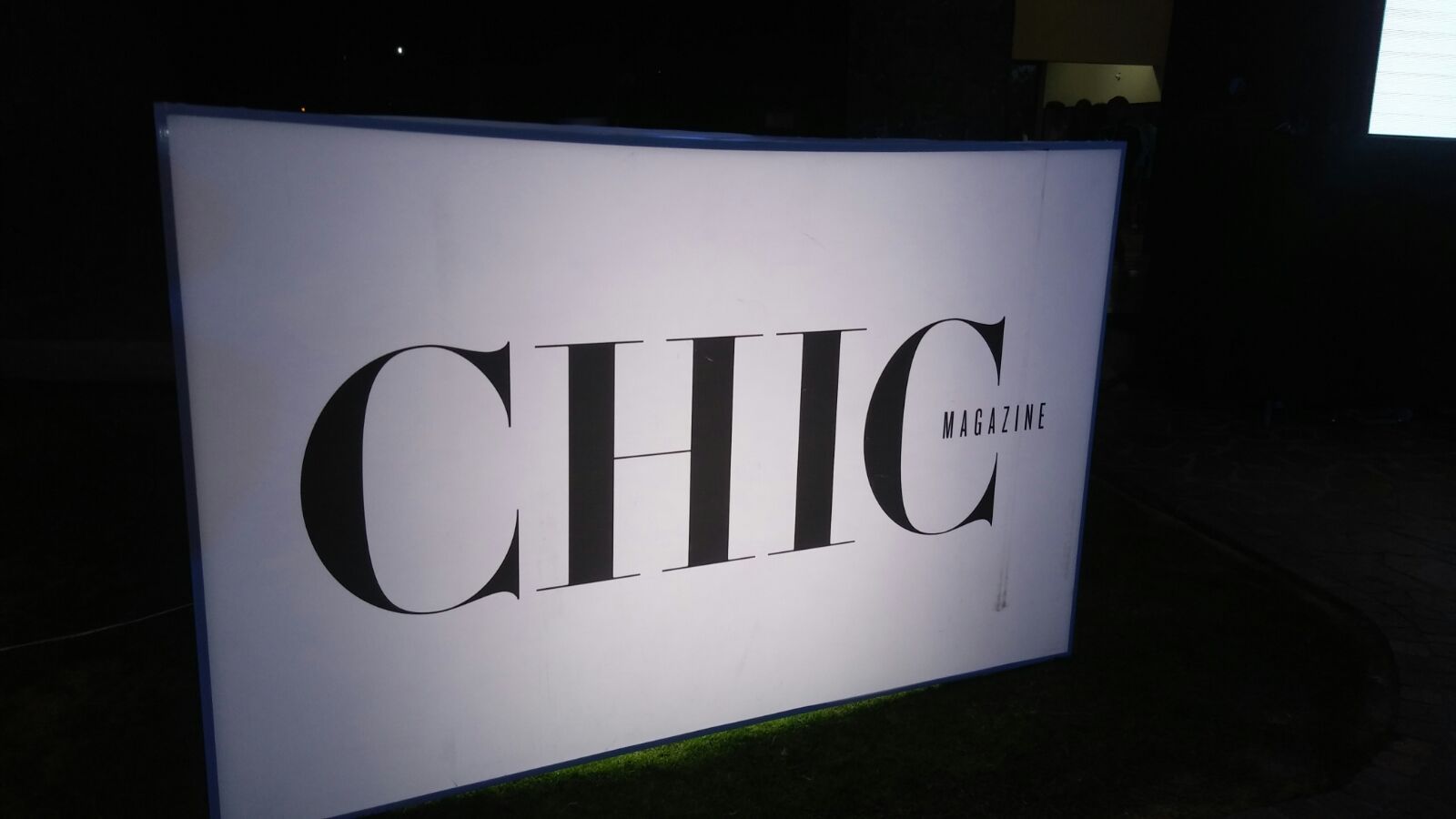 Inicia la presentación de la revista Chic.