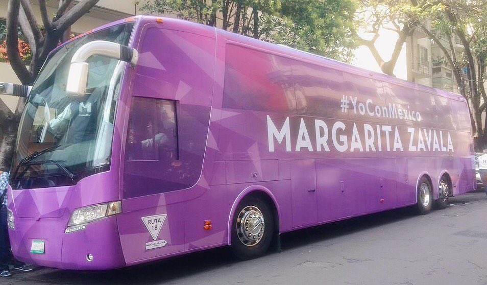 Hombres armados asaltaron a parte del equipo de Margarita Zavala en la carretera Mazatlán-Culiacán.