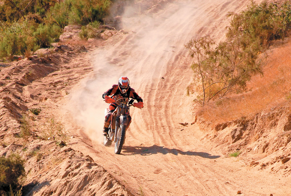 Baja 1000 es una carrera todo terreno que se lleva a cabo en el desierto de la península de Baja California desde 1962.