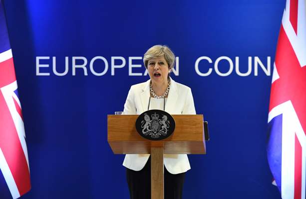 La primera ministra de Reino unido, Theresa May, dijo que su plan es serio y justo.