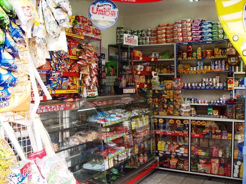 Le siguen rubros como abarrotes, alimentos, bebidas, entre otros.