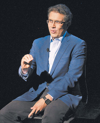 Armando Ríos Piter, senador, aspirante a la presidencia. 