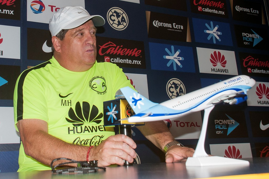 En conferencia Miguel Herrera apuntó hacia Rusia.
