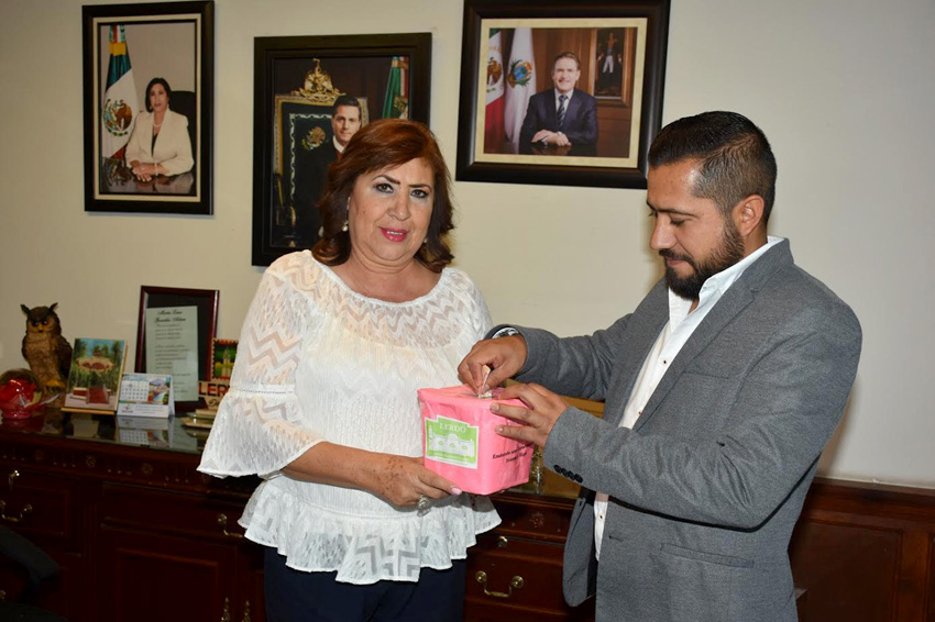 La alcaldesa de Lerdo inició una colecta en el Ayuntamiento para afectados por explosión.