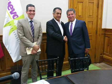 El gobernador Jaime Rodríguez se reunió con personal de la firma.