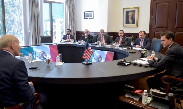 El presidente Enrique Peña Nieto recibió al secretario de Seguidad, John Kelly, en Los Pinos.