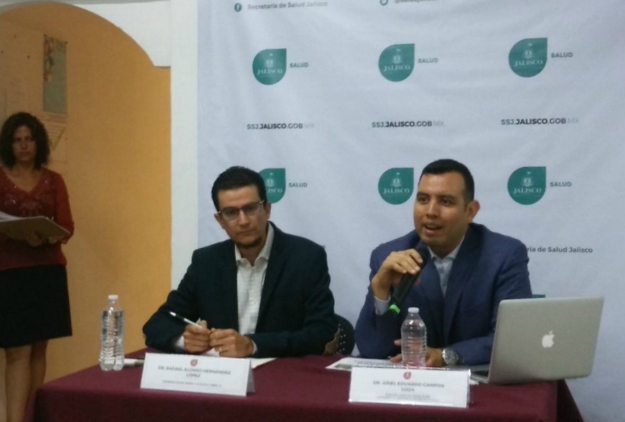 Rafael Hernández López  y Ariel Campos Loza firmaron el acuerdo este miércoles. 