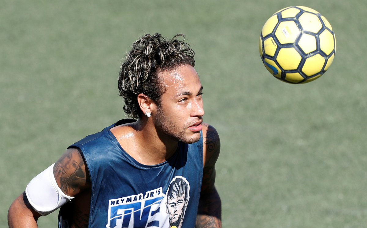 Neymar organizó un torneo de futbol de calle