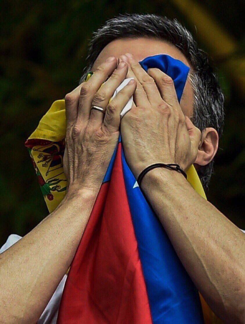 López aceptó el arresto en casa pese a que había dicho que solo saldría con libertad plena y tras la liberación de todos los opositores presos.