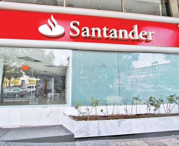 En noviembre será lanzado el nuevo modelo de microfinanciamiento, adelantó Ana Botín.