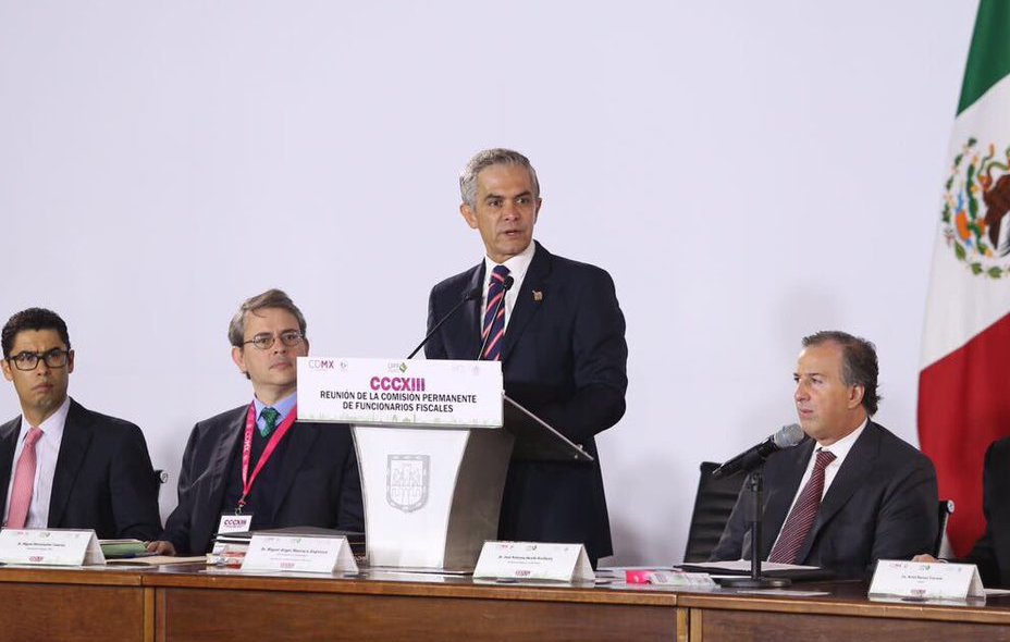 Mancera afirmó que este año no fue posible aumentar el salario mínimo por los recortes presupuestales.