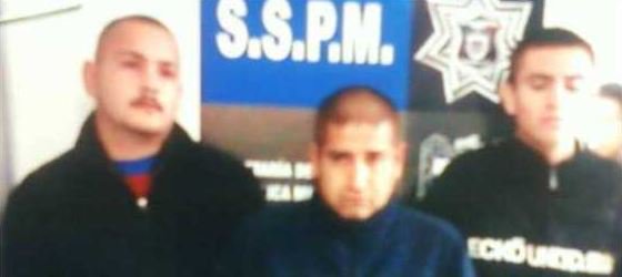 Abraham Moisés Bahena Aranda, 'El Guero', (centro), sicario de una célula del cártel de Sinaloa.