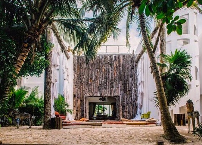 Casa Malca es uno de los hoteles de Tulum que más popularidad han cobrado en los últimos meses, todo porque se cree fue la mansión del narcotraficante