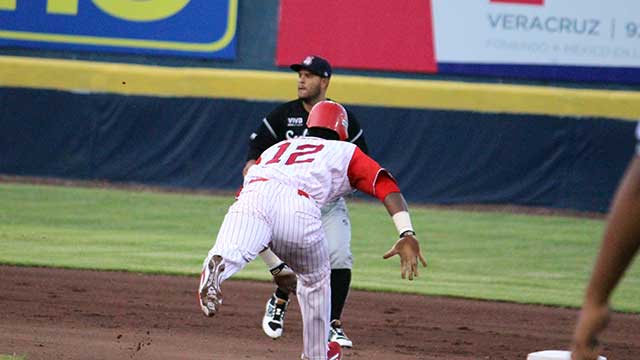 Sultanes le pegó a Rojos del Águila