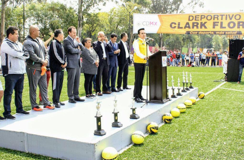 El jefe delegacional aseguró que el deportivo estará abierto a todo público y que continuarán los trabajos en etapas subsecuentes.