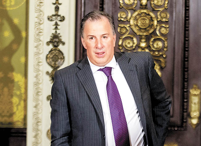 El titular de Hacienda y Crédito Público. 