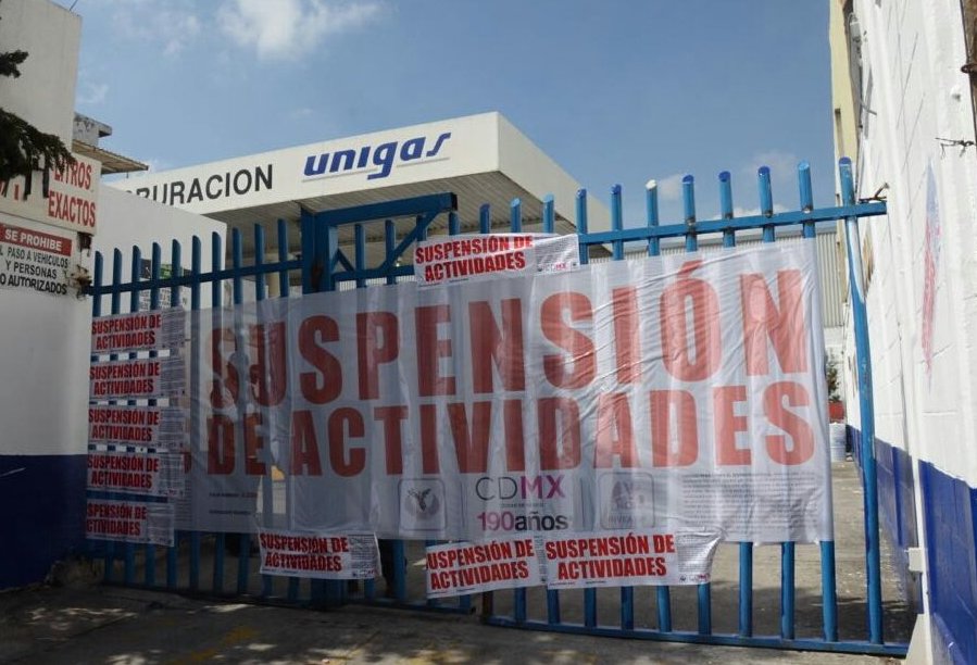 Las gasolineras fueron clausuradas por no contar con el uso de suelo correcto y probables delitos en materia ambiental.