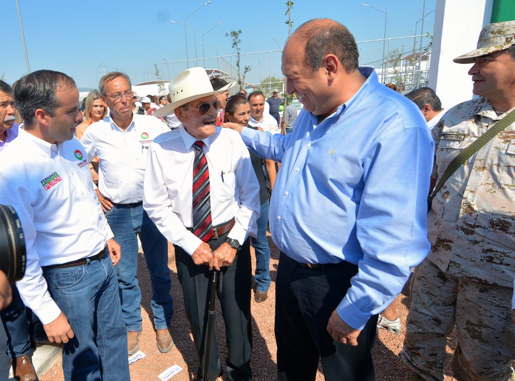 El gobernador de Coahuila, Rubén Moreira lamentó la muerte del 2 veces alcalde de Piedras Negras.