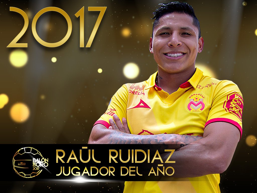 Raúl Ruidíaz fue reconocido como el mejor jugador, goleador y delantero de la Liga MX