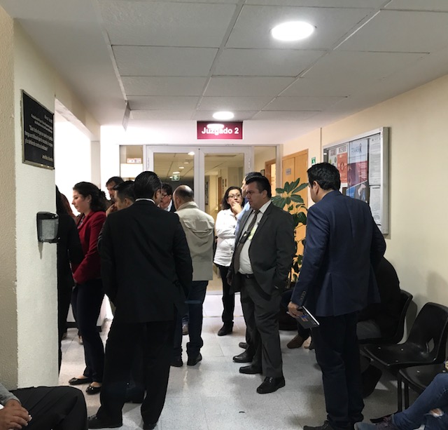 A esta audiencia no permiten el ingreso de teléfonos celulares o cualquier otro dispositivo para grabar o tomar fotografías.