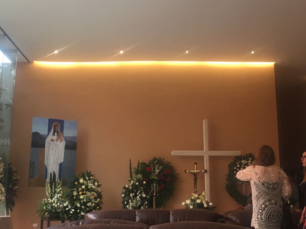 Posterior a la misa se procedió a la cremación del cuerpo en las mismas capillas.