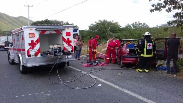 Al sitio del accidente se trasladaron rescatistas de Protección Civil.