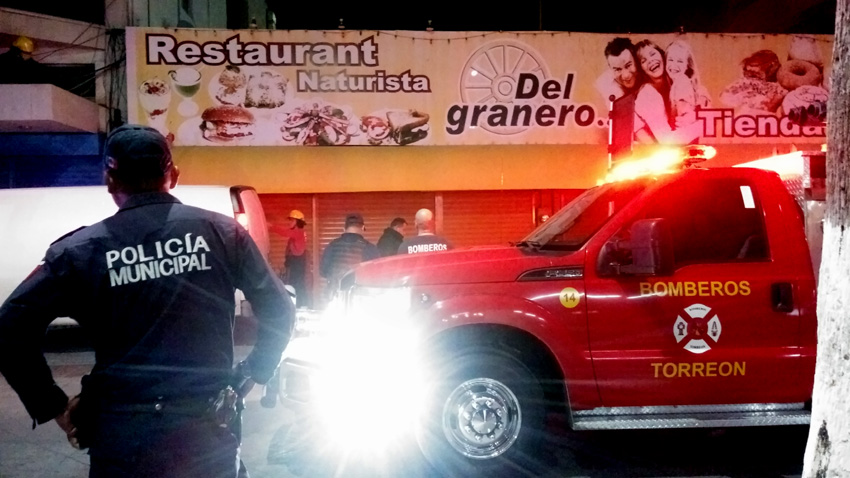 El carril norte de la Morelos quedó parcialmente cerrado.