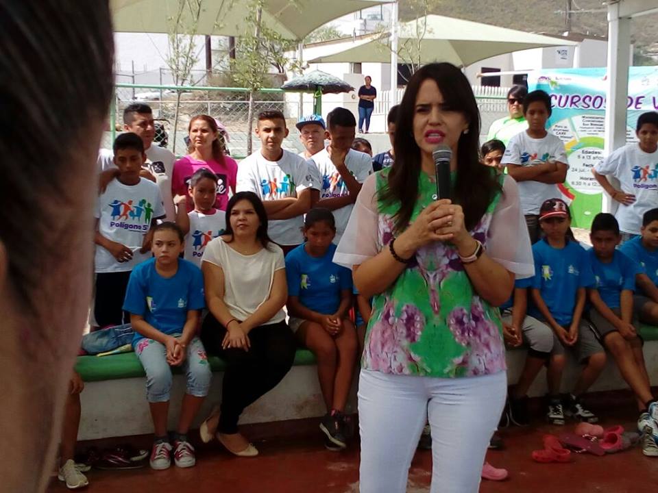 La alcaldesa de Escobedo, Clara Luz Flores Carrales.