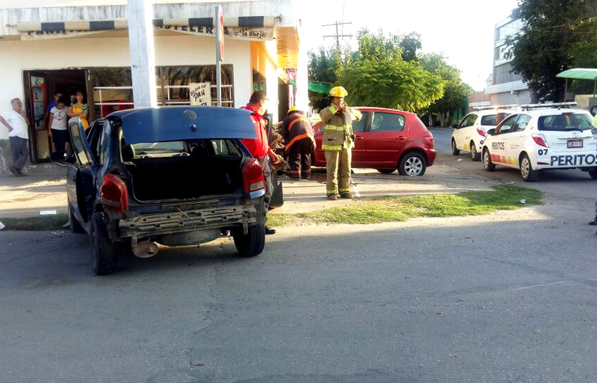 En el cruce de la avenida Guerrero y calle Francisco I Madero, la conductora de un carro Pointer negro resultó lastimada.