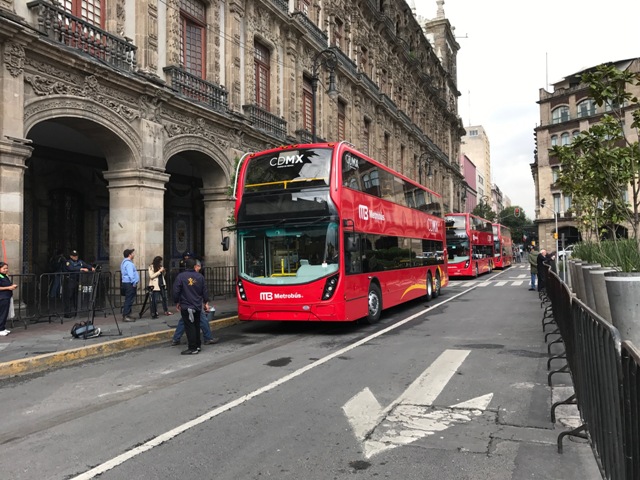 La construcción de la Línea 7 del Metrobús registra un 42 por ciento de avance, pese a los 17 días que estuvieron detenidos los trabajos, informó la S